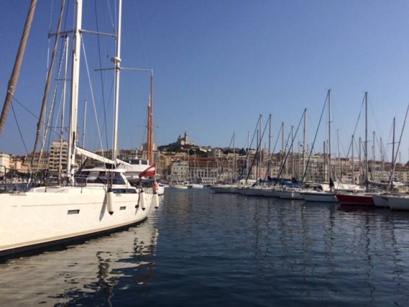 réserver un hotel 2 étoiles pas cher proche du vieux port de Marseille